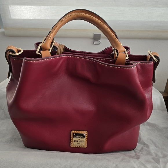 Dooney & Bourke - Picture 1 of 8